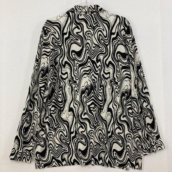 Intempo Large Black White Abstract Artsy Pleated Textured Relaxed Button Down - Picture 10 of 11